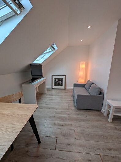 1 Bedroom Flat To Rent In Garratt Lane, London ., SW17