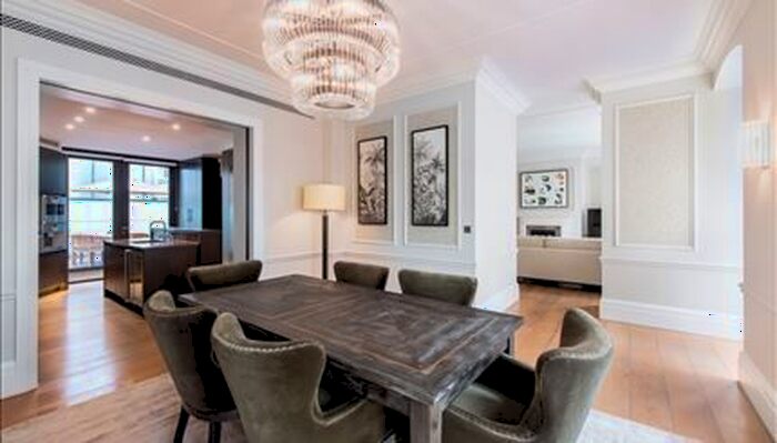 3 Bedroom Flat To Rent In Duke Street, London, W1K