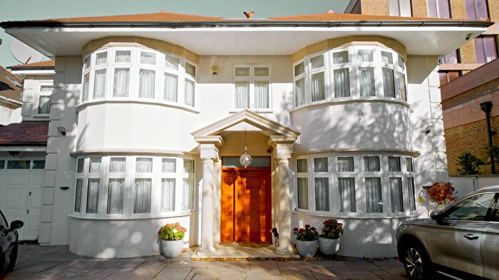 5 Bedroom Detached House For Sale In Brondesbury Park, NW6