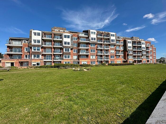 1 Bedroom Flat For Sale In Rock Gardens, Bognor Regis, West Sussex, PO21