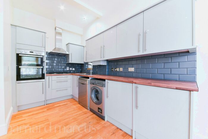 2 Bedroom Apartment To Rent In Limes Road, Croydon, CR0