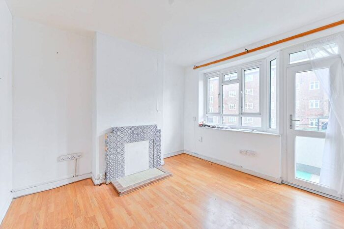 2 Bedroom Flat To Rent In Hemans Street, Vauxhall, London, SW8