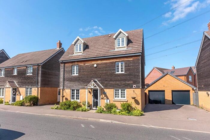 4 Bedroom Detached House For Sale In Theedway, Leighton Buzzard, LU7