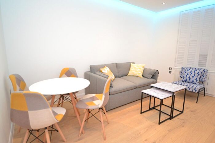 1 Bedroom Flat To Rent In Martlett Court, Covent Garden, WC2B