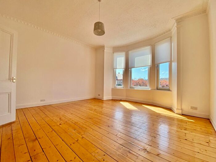 2 Bedroom Flat To Rent In Duddingston Park South, Duddingston, Edinburgh, EH15