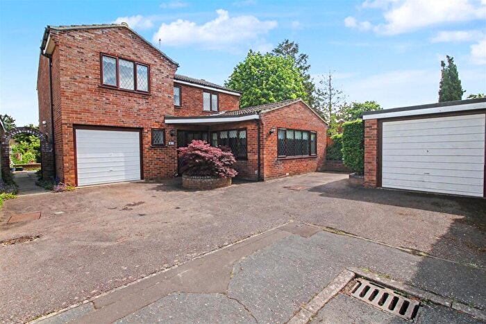 4 Bedroom Detached House For Sale In Cypress Close, Taverham, Norwich, NR8