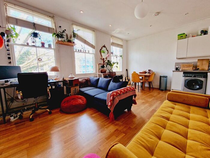 1 Bedroom Flat To Rent In Hartham Road, Holloway, N7