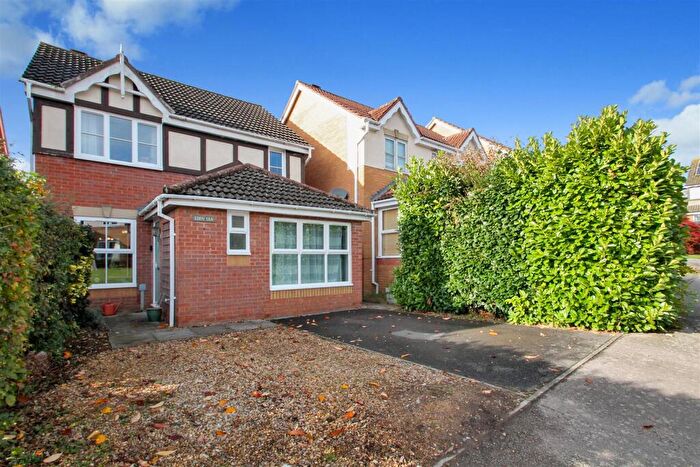 3 Bedroom Detached House For Sale In Wyckley Close, Irthlingborough, NN9