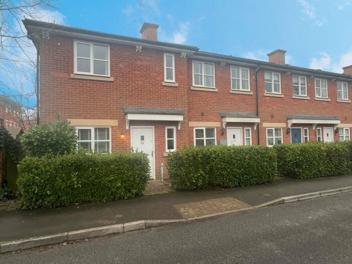 End Of Terrace House To Rent In Knowle Avenue, Fareham, Hampshire, PO17