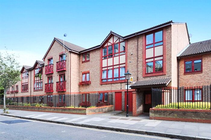 1 Bedroom Flat To Rent In Roger Dowley Court, Bethnal Green, London, E2