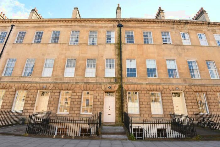 2 Bedroom Apartment To Rent In Great Pulteney Street Bath, BA2