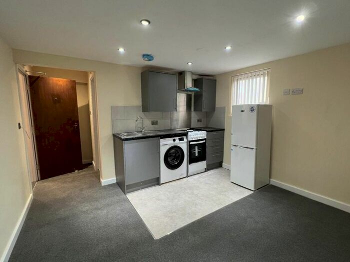 1 Bedroom Flat To Rent In Hobs Moat Road, Solihull, B92