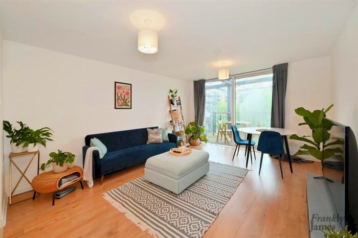 1 Bedroom Apartment To Rent In Medland House, Branch Road, E14