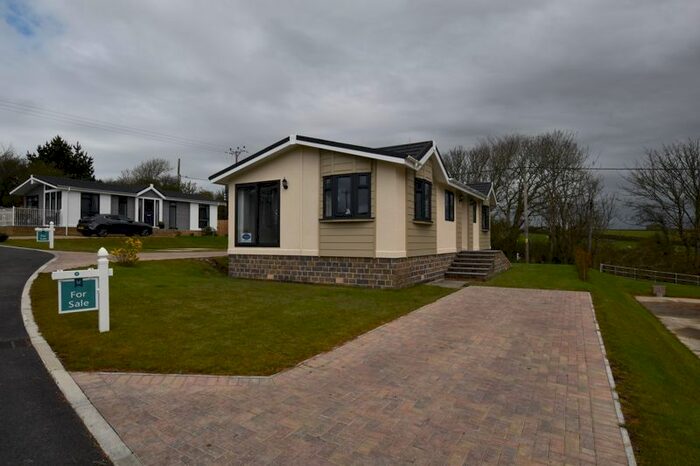 2 Bedroom Mobile/park Home For Sale In Trebarber, Newquay, TR8