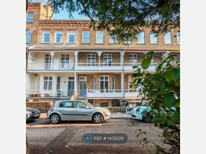 1 Bedroom Flat To Rent In Adrian Square, Westgate-On-Sea, CT8