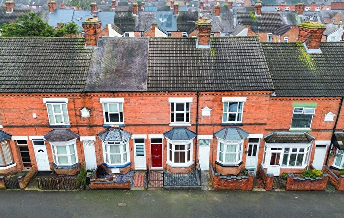 2 Bedroom Terraced House For Sale In Clifford Street, South Wigston, Leicester, LE18