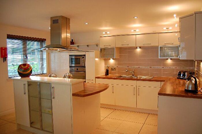 2 Bedroom Flat To Rent In Queens Highlands, West End, Aberdeen, AB15