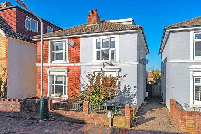 2 Bedroom Semi Detached House For Sale In Western Rd, T/Wells, TN1