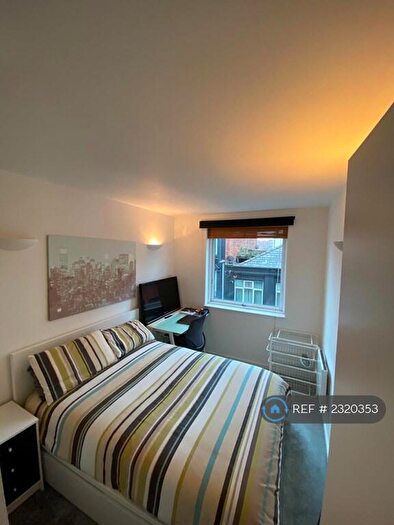 2 Bedroom Flat To Rent In Goulden Street, Manchester, M4