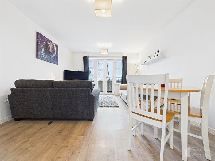 1 Bedroom Flat For Sale In Fairfield Crescent, Great Ashby, Stevenage, SG1