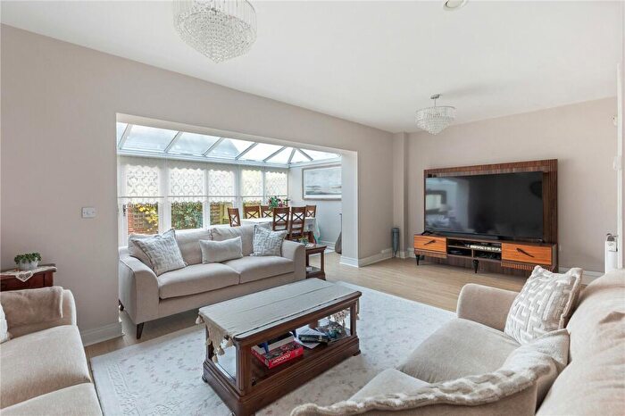 5 Bedroom Semi-Detached House To Rent In Kinsale Close, Mill Hill East, London, NW7