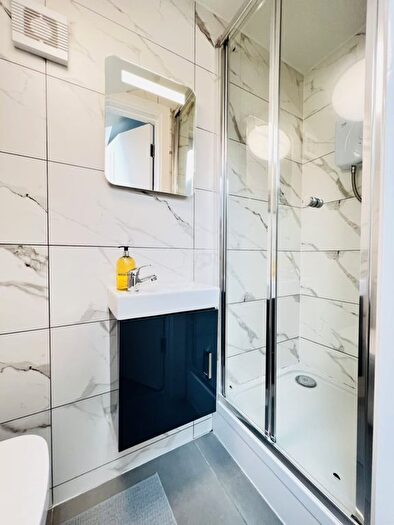 1 Bedroom Studio To Rent In Musjid Road, London, SW11