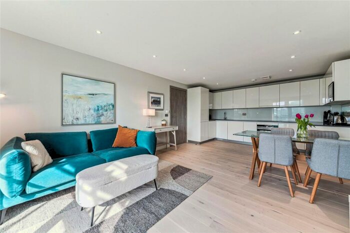 2 Bedroom Apartment To Rent In Plough Road, London, SW11