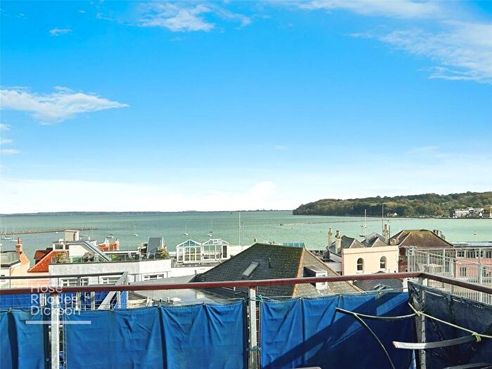 3 Bedroom Semi-Detached House For Sale In Market Hill, Cowes, Isle Of Wight, PO31