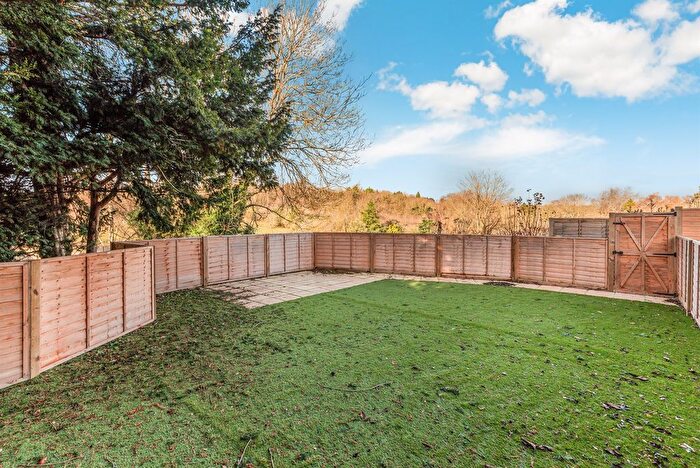2 Bedroom Flat For Sale In Kingswood Way, Selsdon, South Croydon, CR2