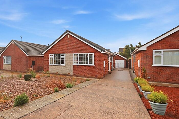 2 Bedroom Detached Bungalow For Sale In Parwich Road, North Wingfield, Chesterfield, S42