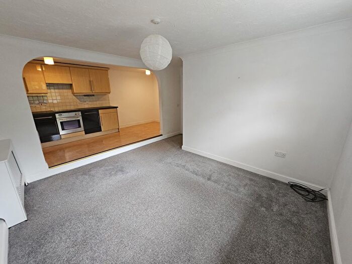 2 Bedroom Flat To Rent In The Spinnakers, Aigburth, Liverpool, L19