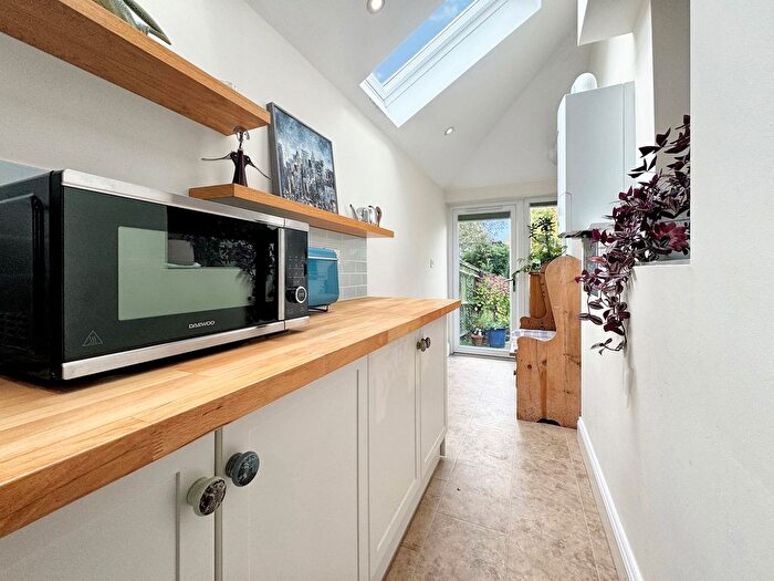 3 Bedroom Terraced House For Sale In Station Road, Amersham, HP6