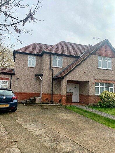 2 Bedroom Apartment To Rent In Headstone Lane, North Harrow, Middlesex, HA2