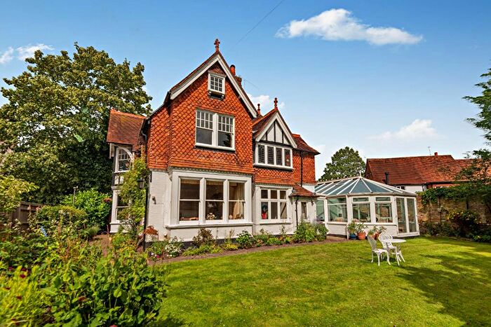 4 Bedroom Detached House For Sale In High Street, Bray, Maidenhead, Berkshire, SL6