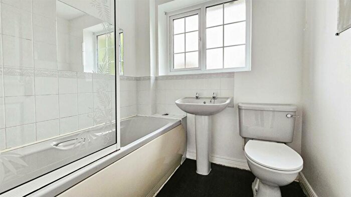 2 Bedroom Semi-Detached House For Sale In Bridgeness Road, Heatherton, DE23