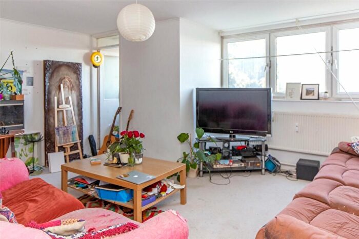 3 Bedroom Flat To Rent In Flat, Down View, Ashley Down Road, Bristol, BS7