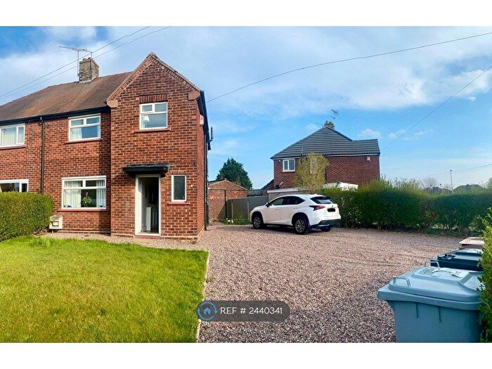 3 Bedroom Semi-Detached House To Rent In Crabtree Grove, Crewe, CW1