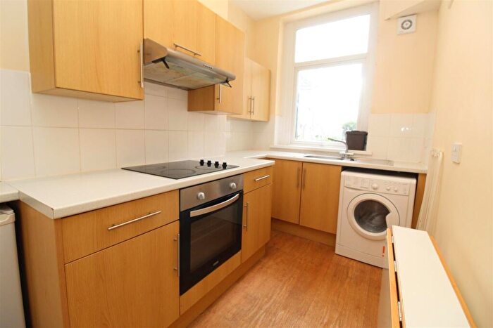 1 Bedroom Flat To Rent In Ninian Road, Roath, Cardiff, CF23