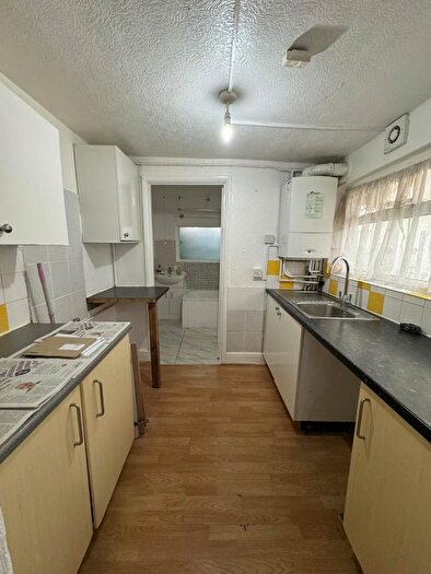 3 Bedroom Terraced House To Rent In Roman Road, London, E6