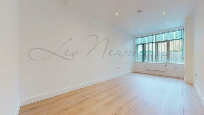 1 Bedroom Flat To Rent In Park Road, Barnet, North London, EN5