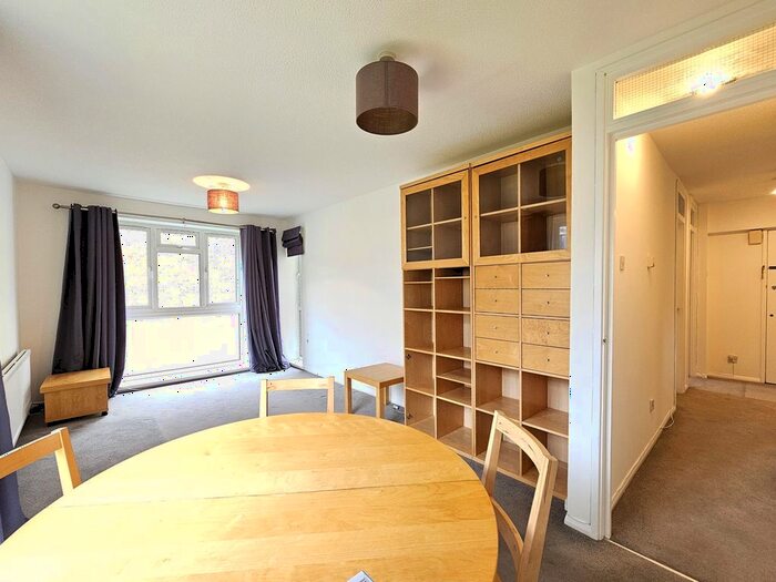 2 Bedroom Flat To Rent In Diploma Avenue, East Finchley, N2