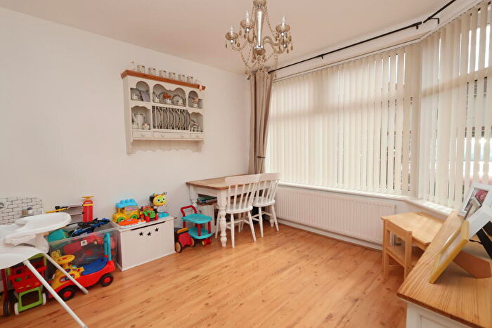 3 Bedroom Terraced House For Sale In Thornbury Road, M32