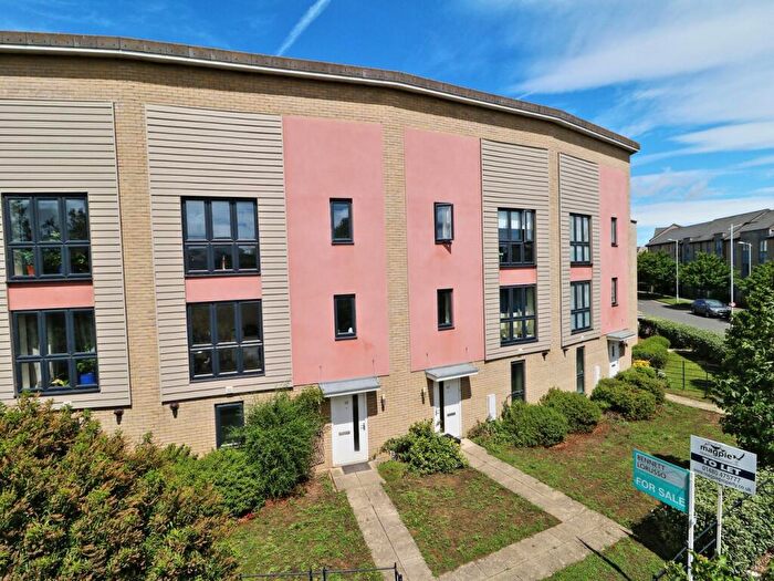 3 Bedroom Town House For Sale In Dramsell Rise, St Neots, PE19