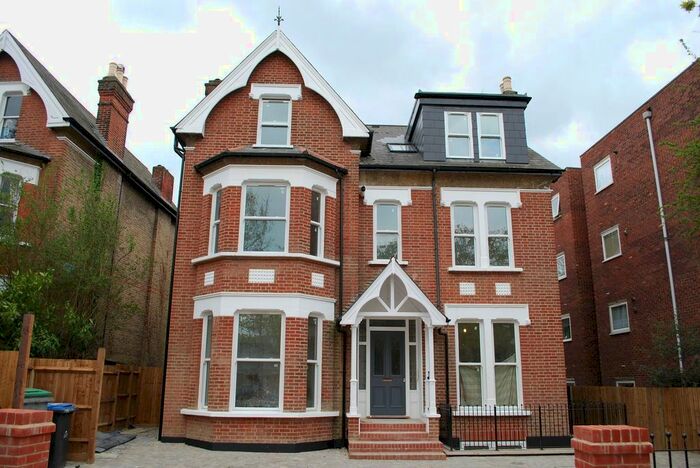 2 Bedroom Flat To Rent In Oakwood Avenue, Beckenham, BR3