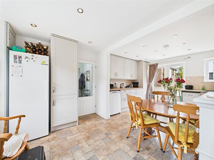 4 Bedroom End Of Terrace House For Sale In Beck Road, Everthorpe, HU15