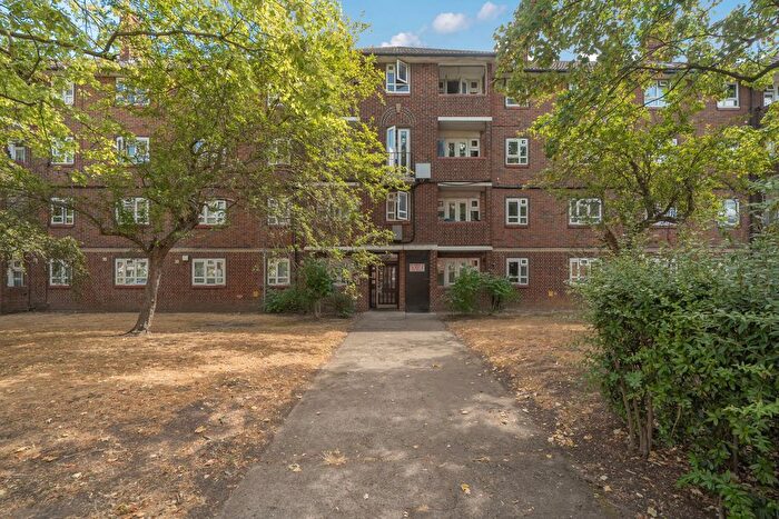 2 Bedroom Flat For Sale In Ravens Way, Lee, SE12