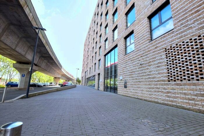 1 Bedroom Flat To Rent In Kingfisher Heights, Bramwell Way, E16