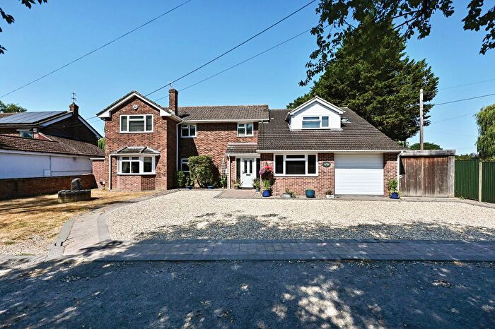 5 Bedroom Detached House For Sale In Bramley Road, Sherfield-On-Loddon, RG27
