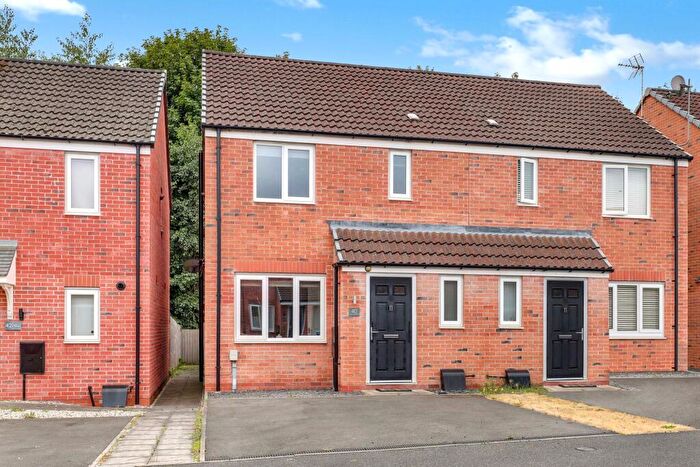 3 Bedroom Semi-Detached House For Sale In Lewis Crescent, Annesley, NG15