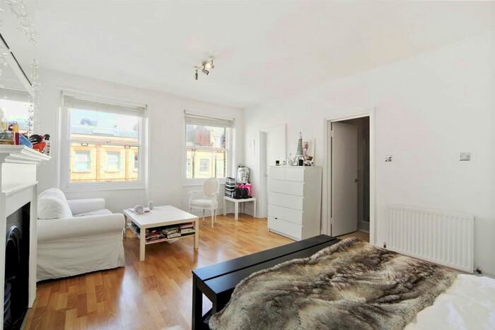 Studio To Rent In Nottingham Place, London, W1U